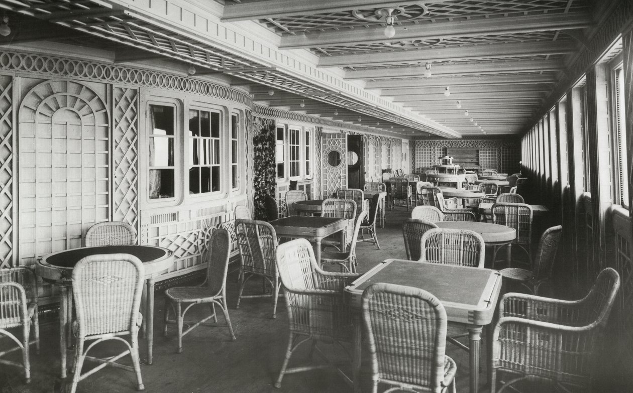 مقهى باريزيان على RMS Titanic ، 04 يناير 1912 بواسطة مصور انجليزى