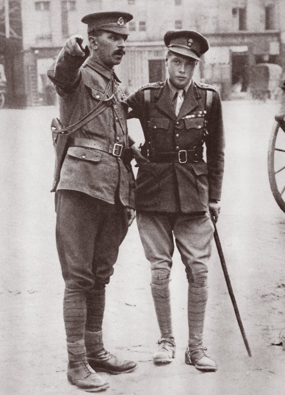 إدوارد ، أمير ويلز ، وقع على الفور وتوسل للسماح له بالخدمة في الجبهة ، 1916 بواسطة مصور انجليزى