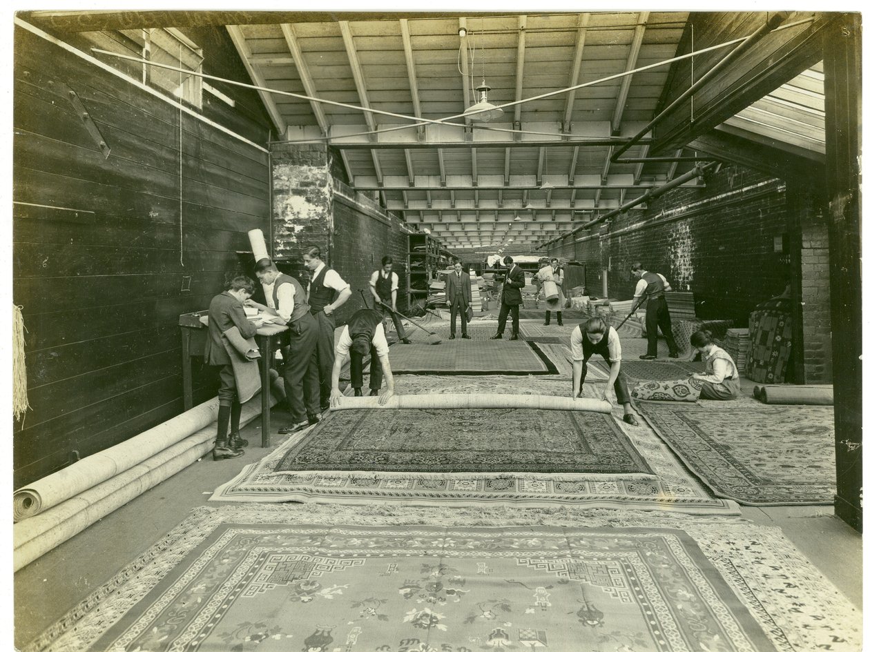 الفحص النهائي ، مصنع السجاد ، 1923 بواسطة مصور انجليزى