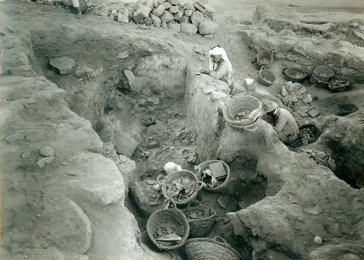 تسجيل Garstang المحفور في العصر البرونزي الوسيط (2000-1500 قبل الميلاد) غرف المتجر ، 1930 بواسطة مصور انجليزى