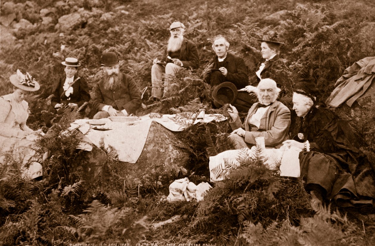 نزهة Gladstone في قلعة Black Craig ، طبعها J. Valentine ، 1893 (التصوير الفوتوغرافي) بواسطة مصور انجليزى