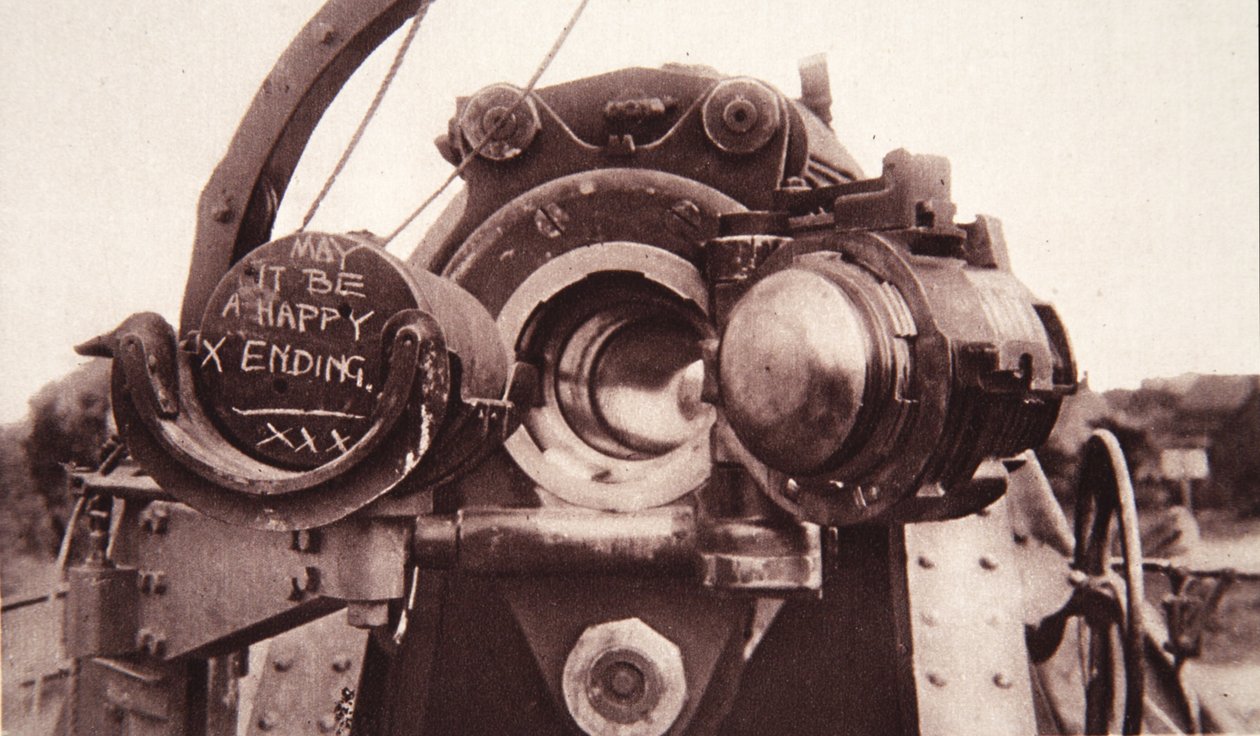 في إحدى بطاريات Strafing: رسالة إلى فريتز ، من أخبار الحرب المصورة ، 5 يوليو 1916 (صورة بني داكن) بواسطة مصور انجليزى