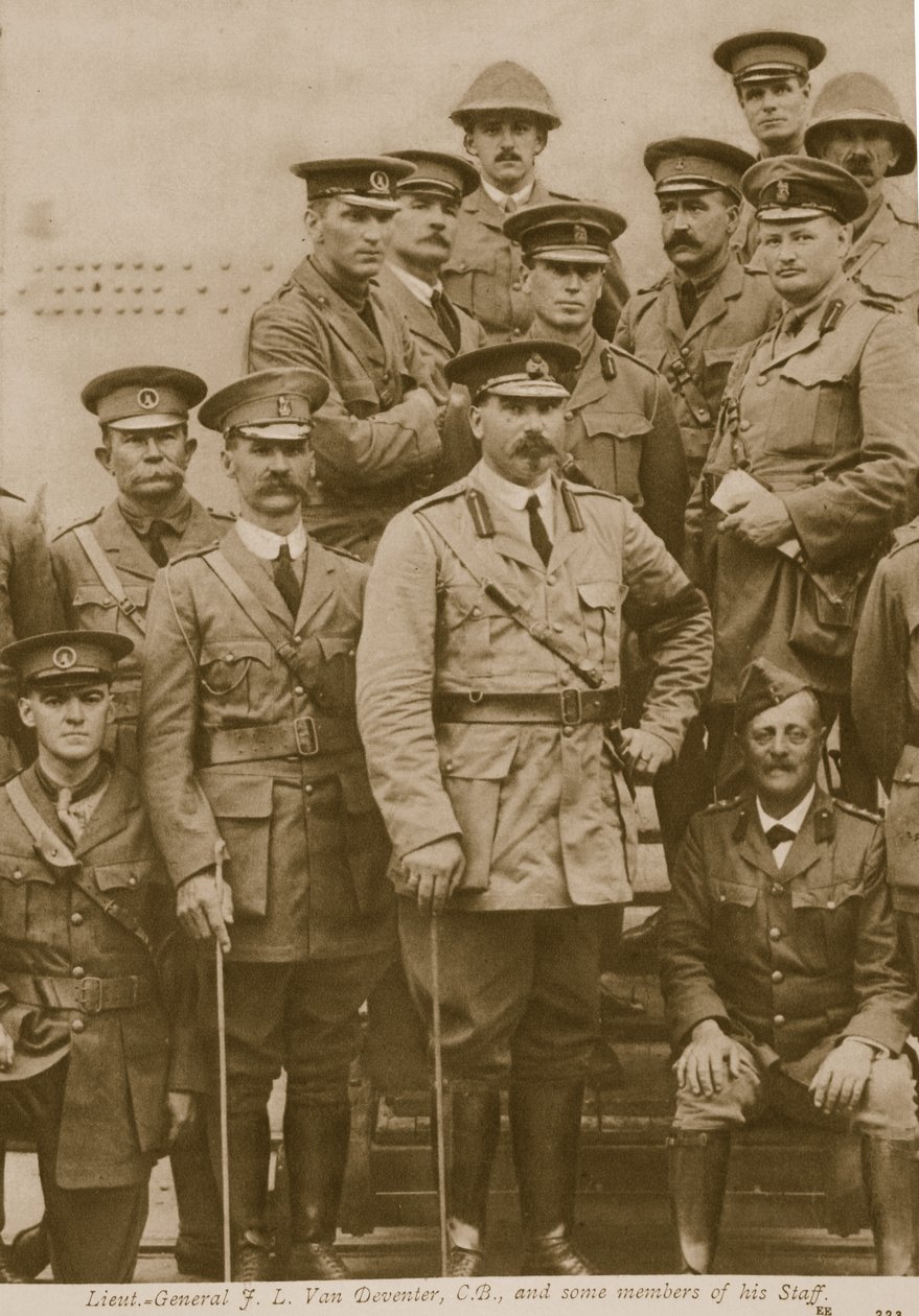 اللفتنانت جنرال فلوريدا فان ديفينتر ، سي بي وبعض أعضاء فريقه ، 1914-1919 بواسطة مصور انجليزى