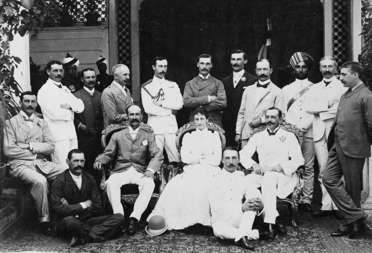 اللورد والسيدة لانسداون والموظفين في Viceregal Lodge ، Shimla ، c.1888-94 بواسطة مصور انجليزى
