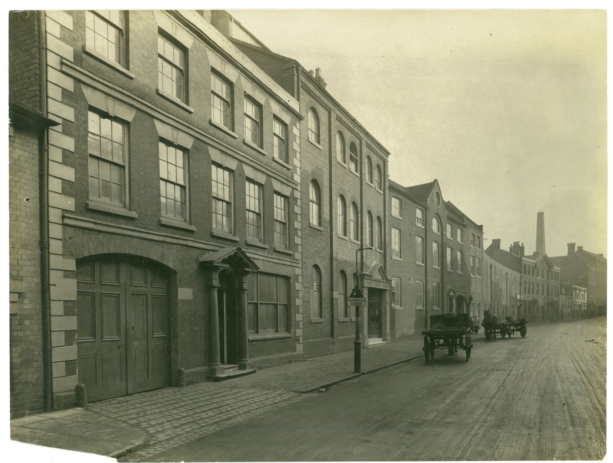 Mill Street ، أعمال سجاد Kidderminster ، 1923 بواسطة مصور انجليزى