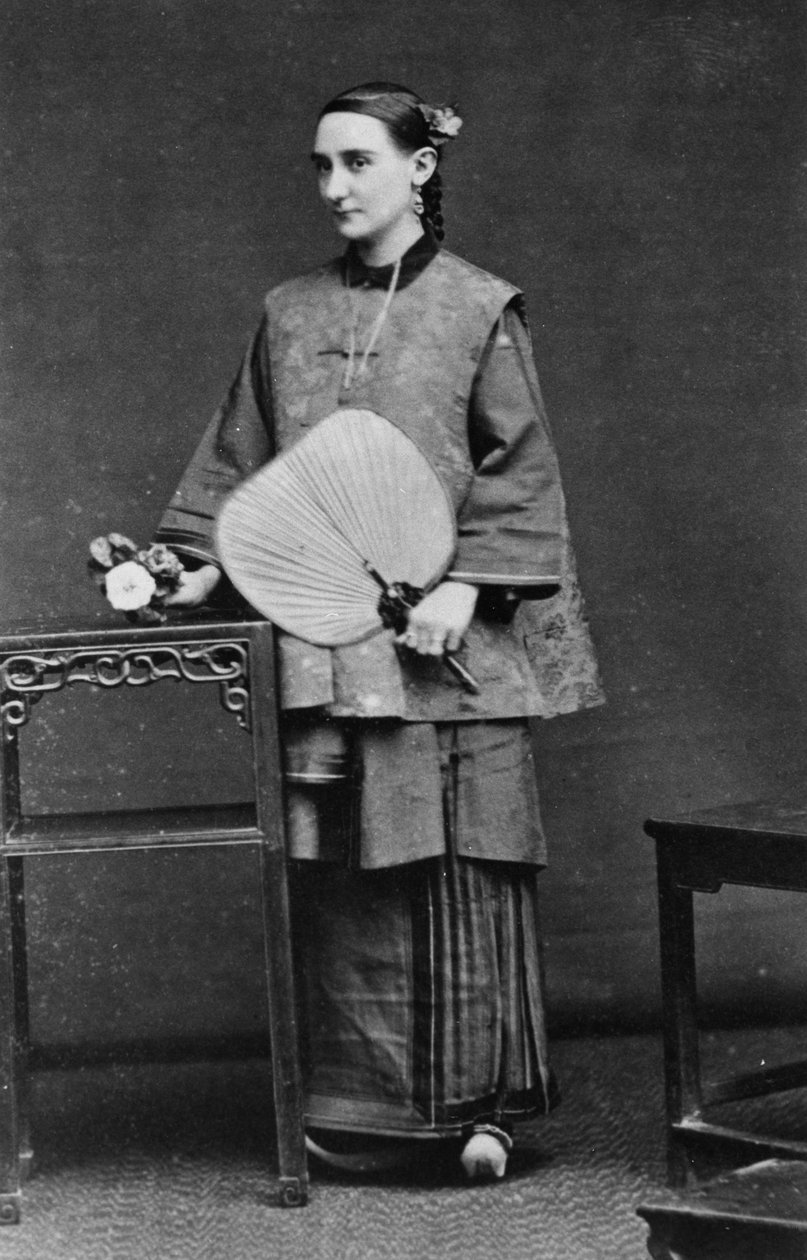 فتاة سباق مختلطة ، 1878 بواسطة مصور انجليزى