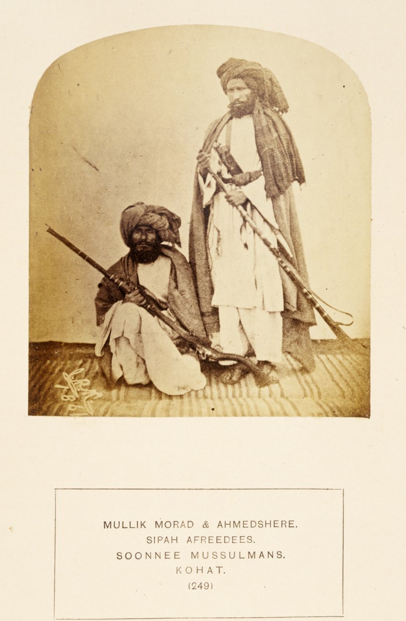 Mullik Morad and Ahmedshere، Sipah Afreedees، Soonnee Musulmans، Kohat، from The People of India، بقلم ج. فوربس واتسون ، نُشر عام 1868 (مطبوعة بالألبوم) بواسطة مصور انجليزى