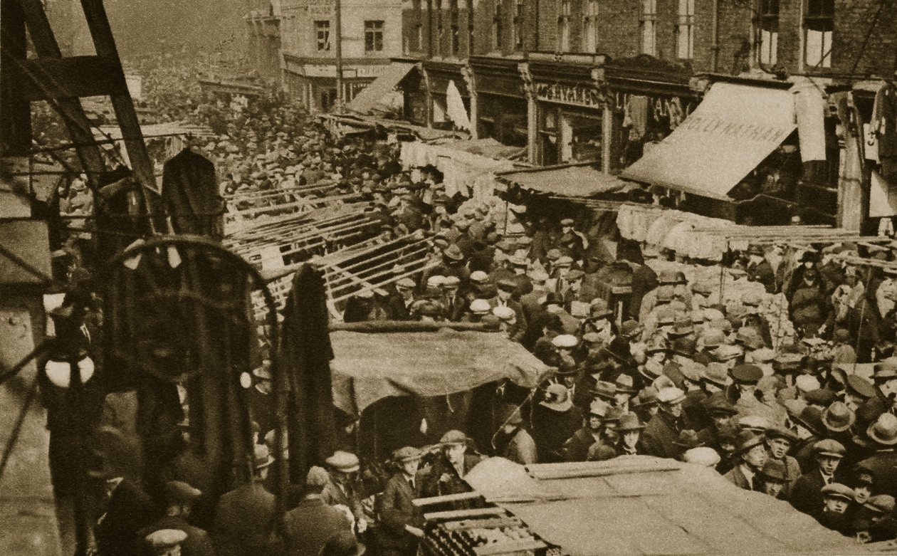 سوق Petticoat Lane في شارع Middlesex (صورة بني داكن) بواسطة مصور انجليزى