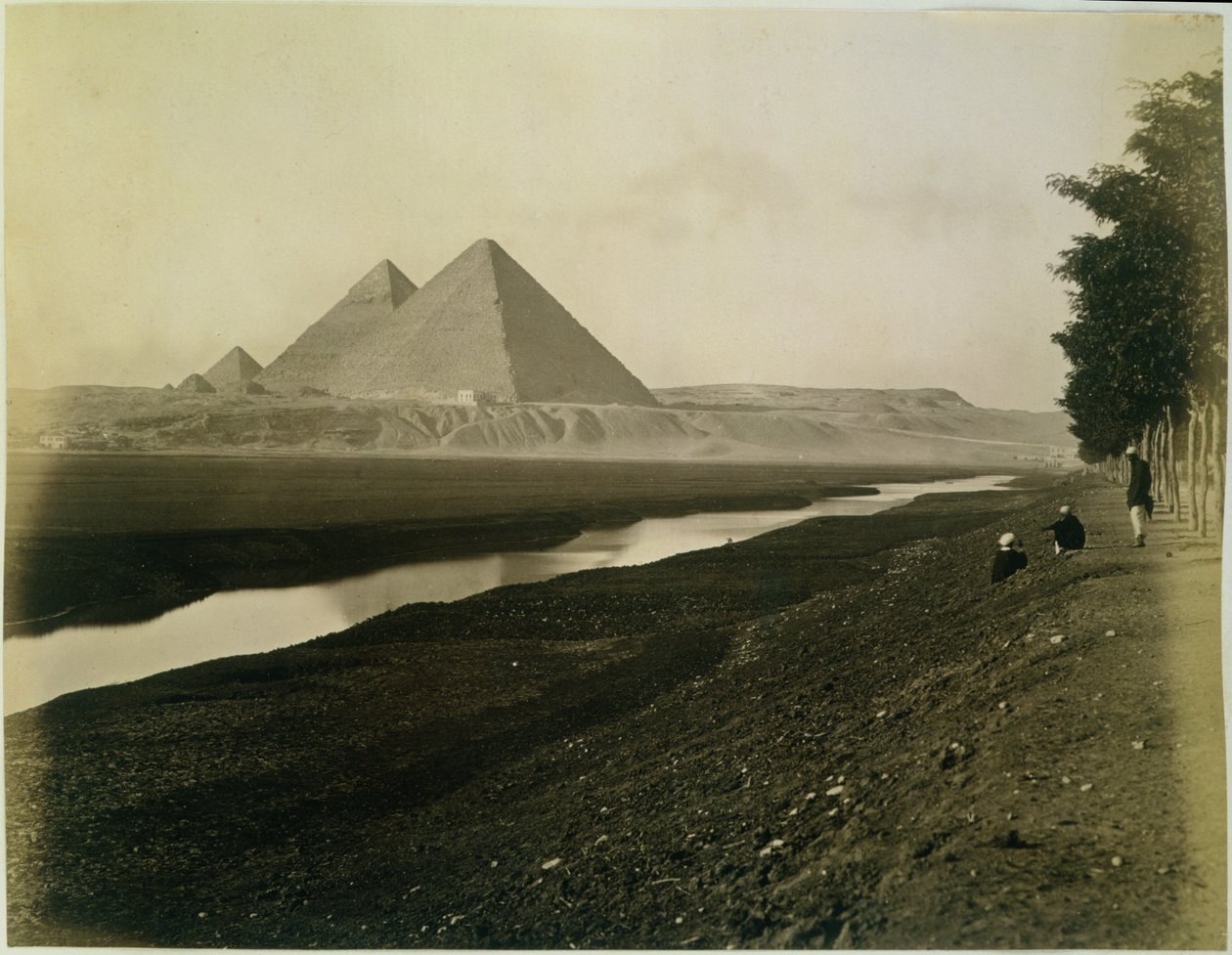 الأهرامات ، ج .1878 بواسطة مصور انجليزى