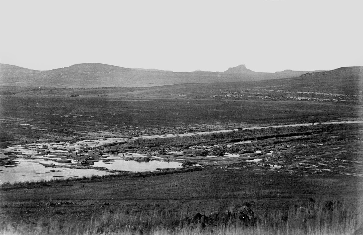 Rorkes Drift مع Isandlwana في المسافة ، 1879 بواسطة مصور انجليزى