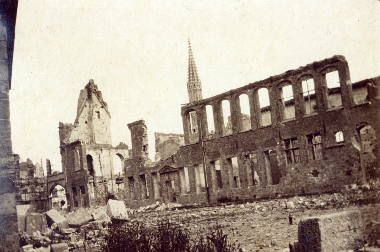 أطلال بالقرب من مجلة باودر ، إبرس ، يونيو 1915 بواسطة مصور انجليزى