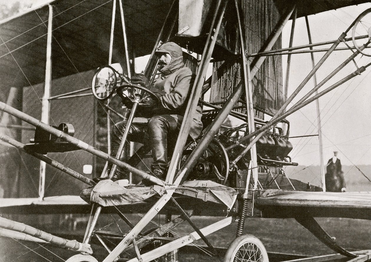 صموئيل فرانكلين كودي ، من "عام 1912" ، نشر لندن ، 1913 بواسطة مصور انجليزى