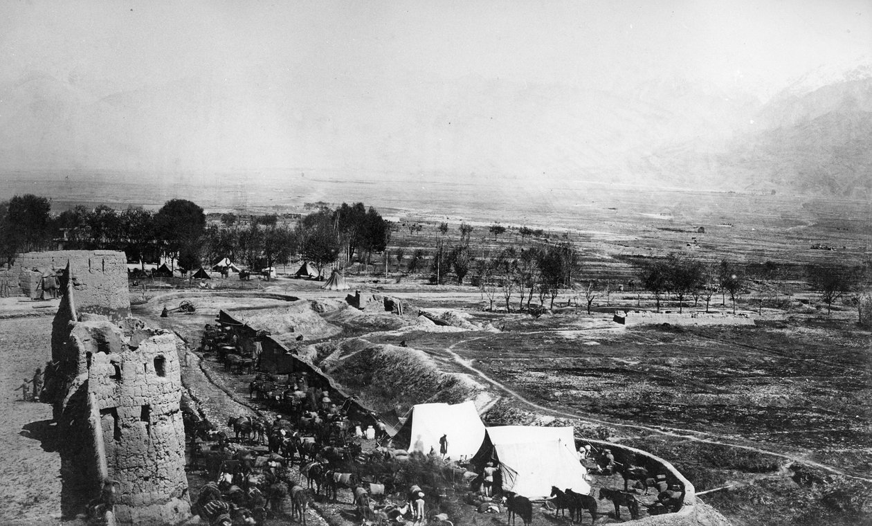 مشهد لمعسكر عسكري خلال الحرب الأنغلو-أفغانية الثانية ، 1878-1880 بواسطة مصور انجليزى