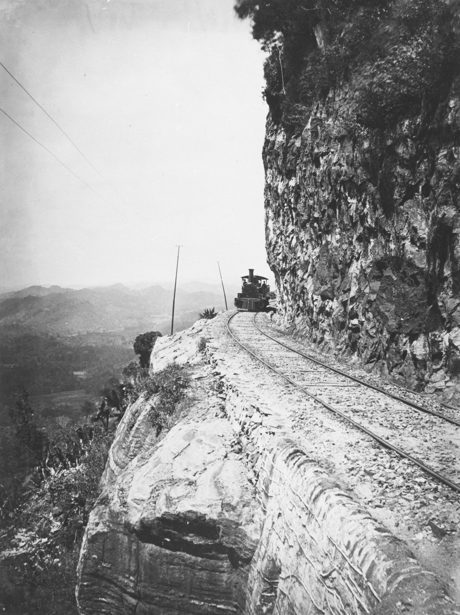Sensation Rock ، سريلانكا ، c.1860s-90s بواسطة مصور انجليزى