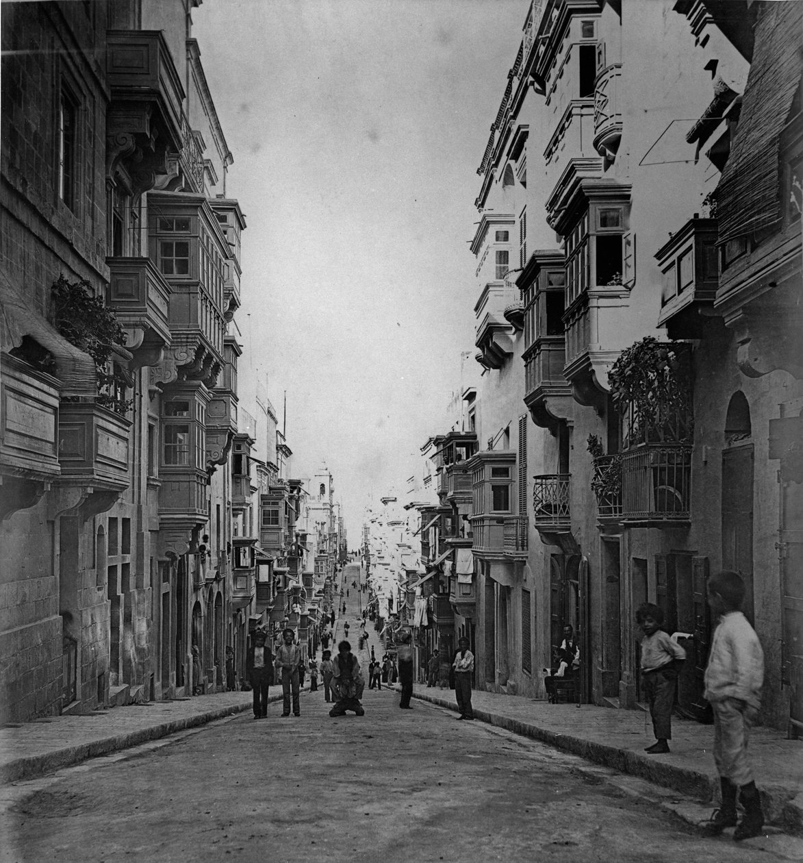 Strade San Paolo، Valletta c.1880-83 بواسطة مصور انجليزى