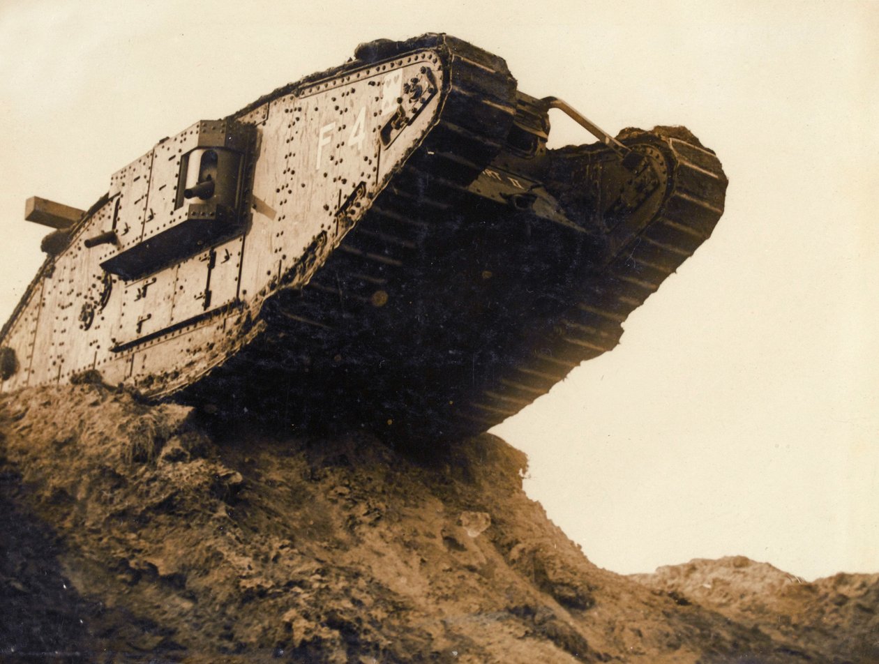 دبابة ، 1916-17 بواسطة مصور انجليزى