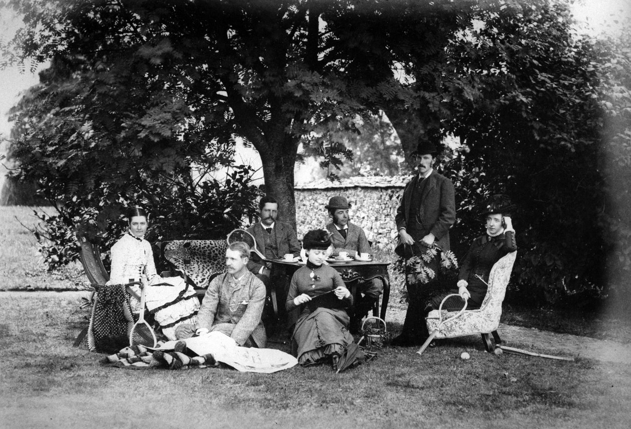 الشاي في الحديقة ، 1890 بواسطة مصور انجليزى