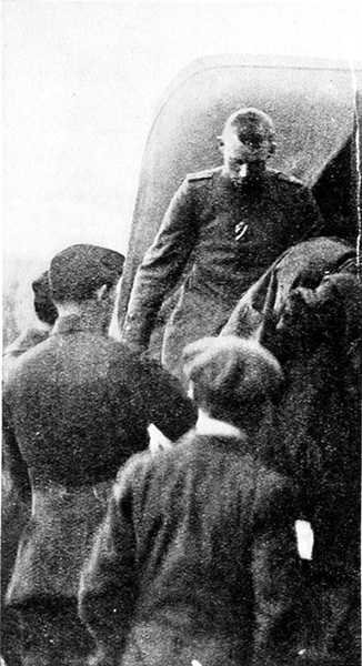 الطيار المأسور لأحد غزاة 6 ديسمبر 1917 بواسطة مصور انجليزى