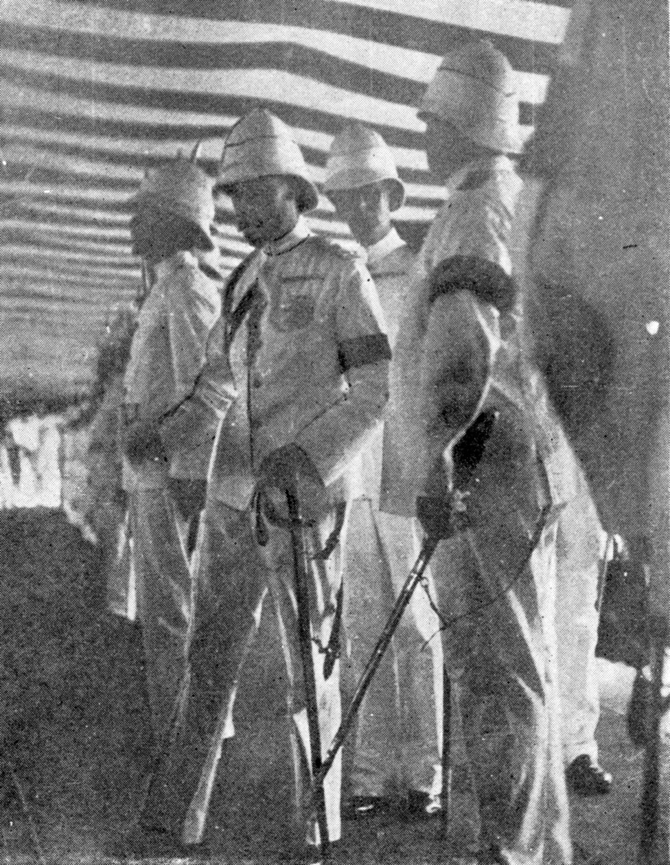 دوق يورك وحاشيته على رصيف Johnstons ، Singpore ، صورة توضيحية من الملك ، 25 مايو 1901 بواسطة مصور انجليزى
