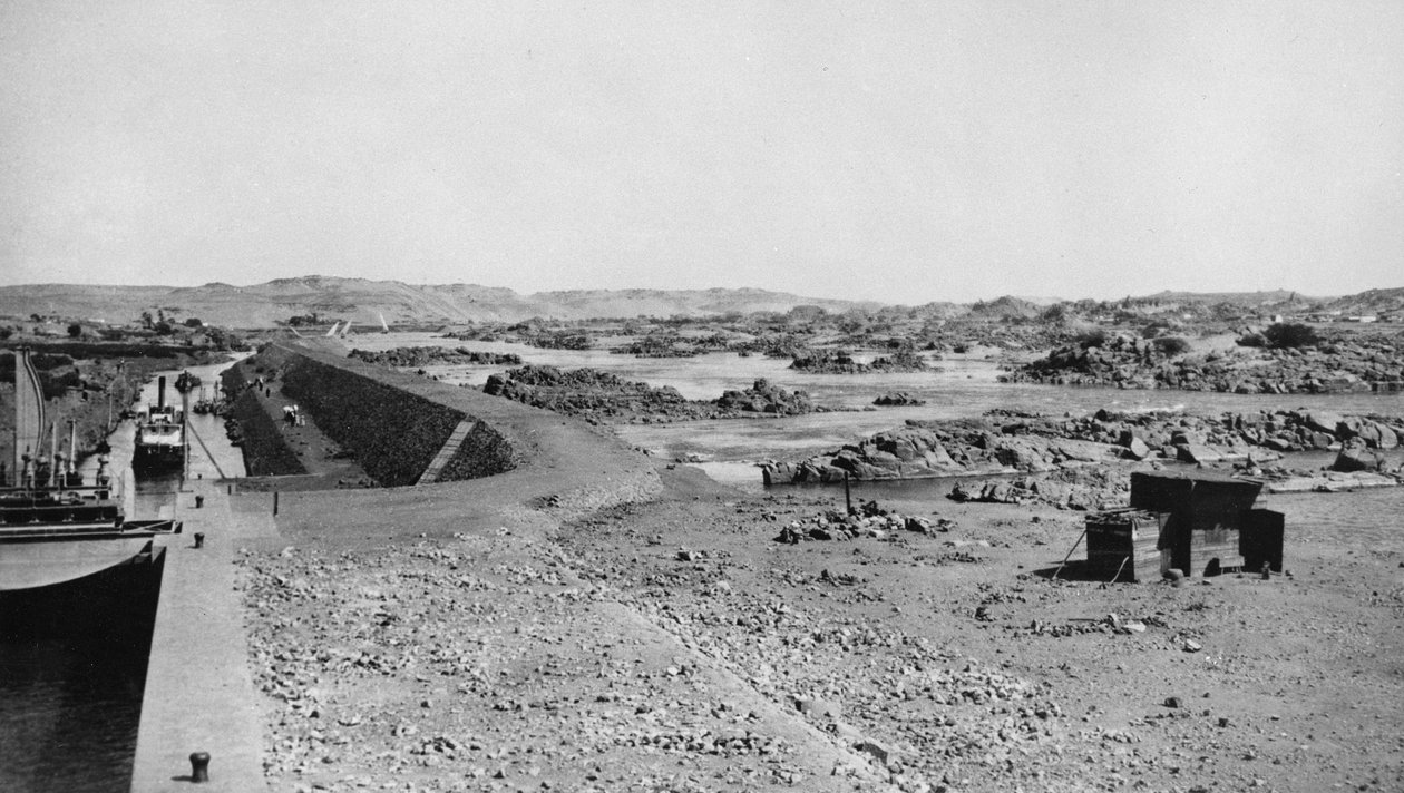 الأقفال في سد النيل ، حوالي 1904-05 بواسطة مصور انجليزى