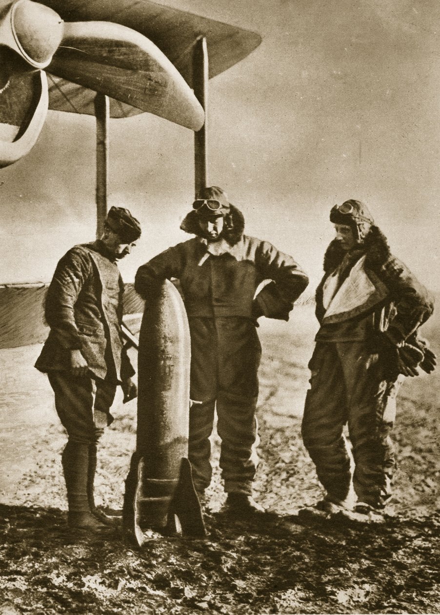 The Sowers: الطيارون البريطانيون يفكرون في قنبلة ستبعثر الموت بين العدو ، 1914-1919 بواسطة مصور انجليزى