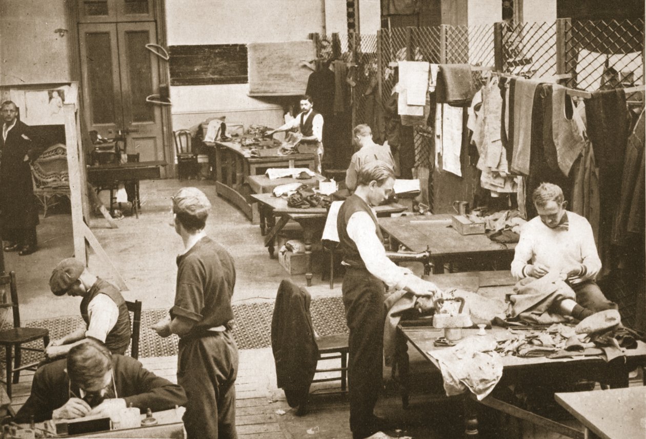 متجر الخياطين ، قصر ألكسندرا ، رسم توضيحي للسجناء الألمان في بريطانيا العظمى (التصوير الفوتوغرافي) بواسطة مصور انجليزى
