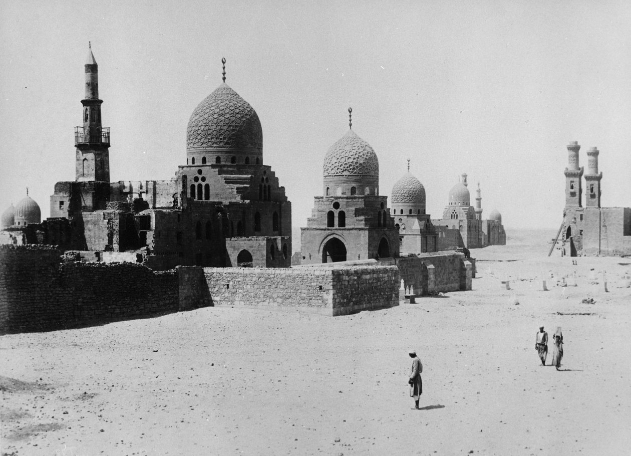 مقابر الخلفاء بواسطة مصور انجليزى