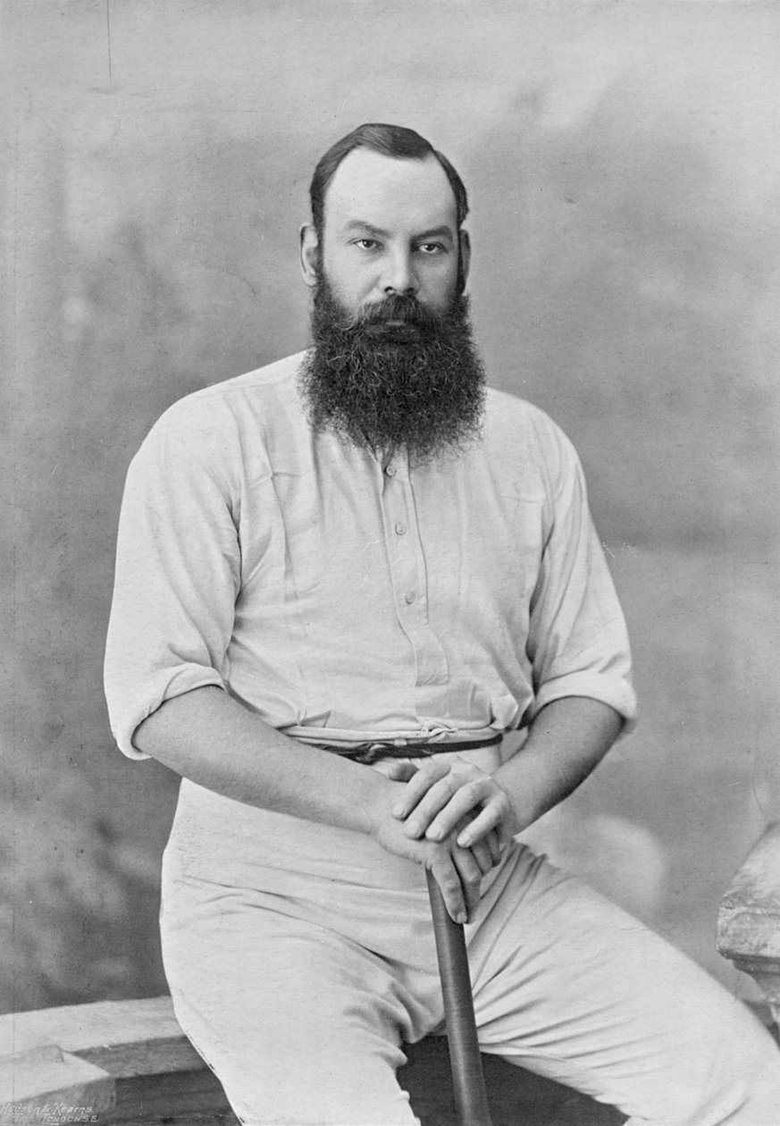 WG Grace ، من الكريكتيرز الشهير وأراضي الكريكيت ، التي نشرها Hudson and Kearns ، 1895 بواسطة مصور انجليزى