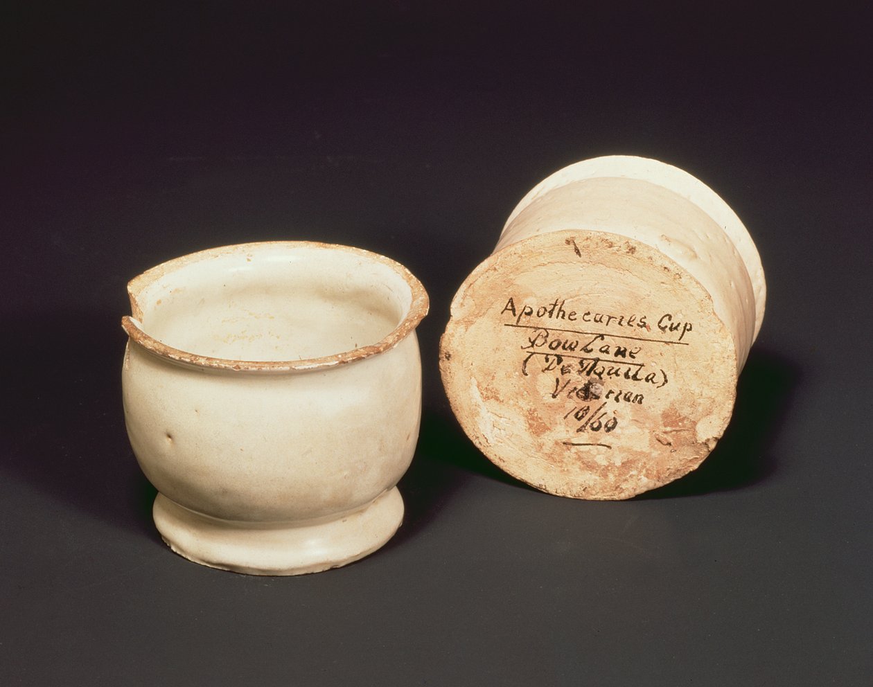 أكواب الصيد ، Bow Lane ، c.1630 (آنية فخارية) بواسطة مدرسة اللغة الإنجليزية