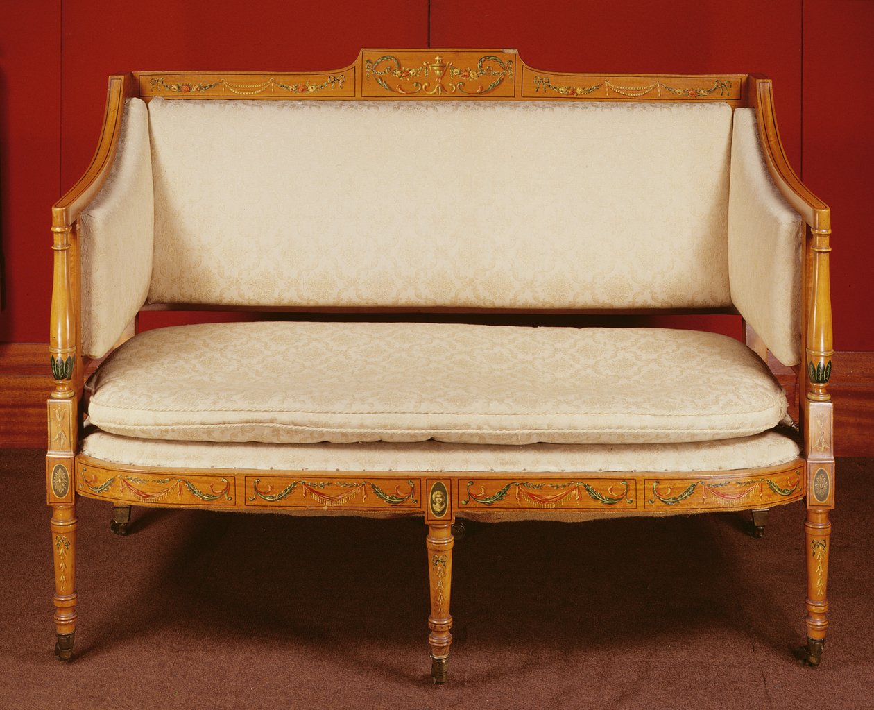 أريكة ، c.1825 (خشب الساتان المطلي) بواسطة مدرسة اللغة الإنجليزية