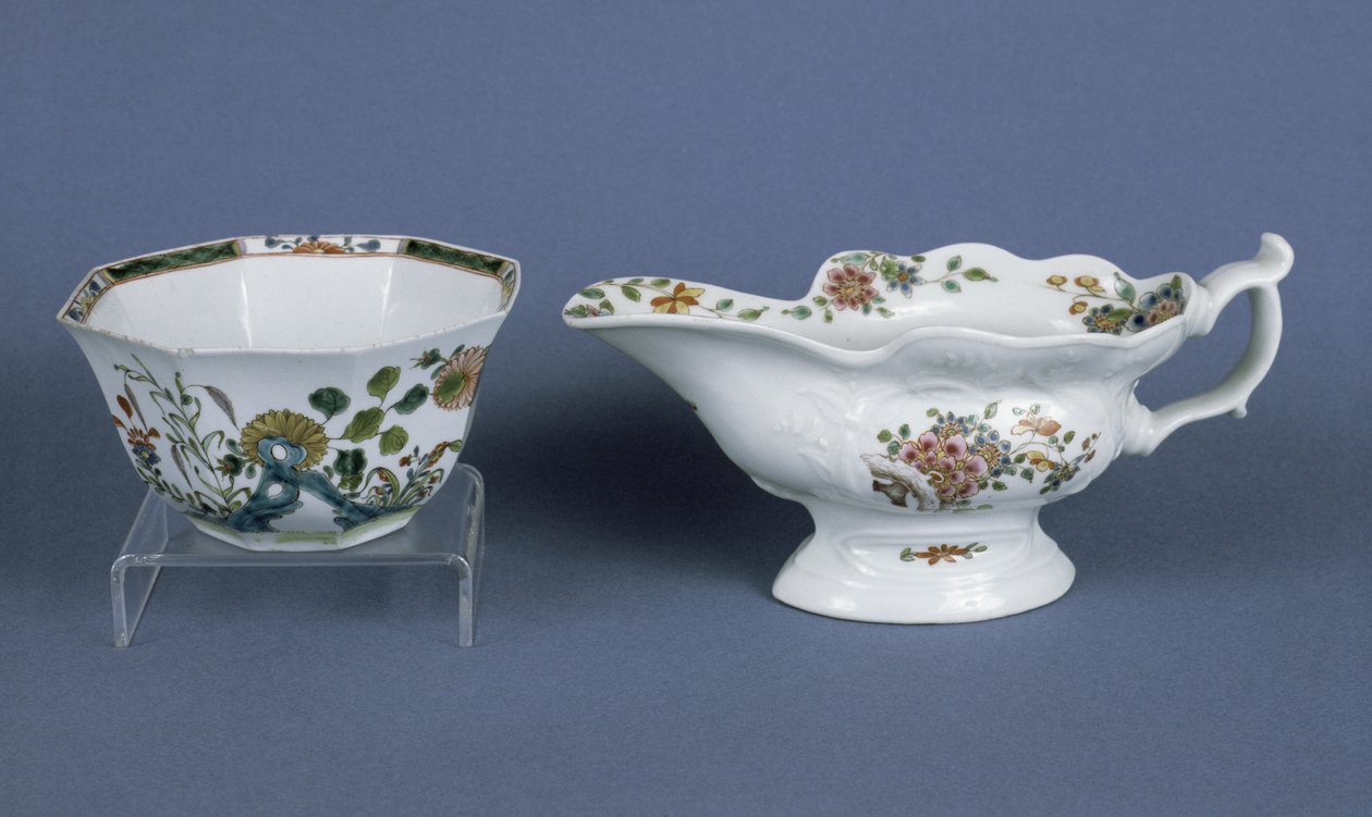 قارب صلصة بيضاوي على شكل ورسيستر ووعاء مثمن مزين بالمينا ، 1750-55 (سيراميك) بواسطة مدرسة اللغة الإنجليزية