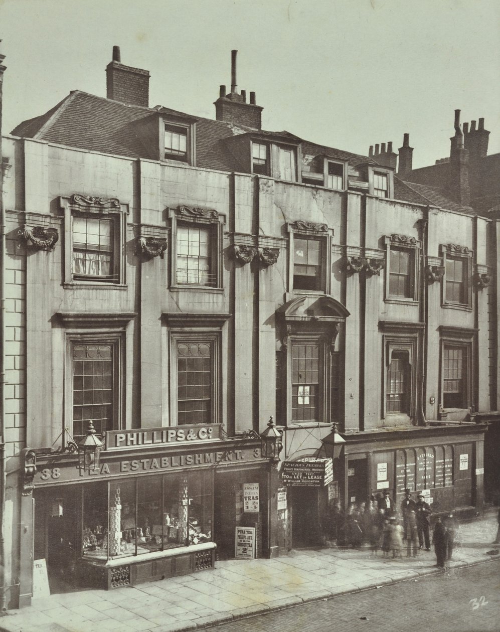 36-38 Aldersgate Street: Shaftesbury House ، لندن ، 1879 بواسطة مصور انجليزى