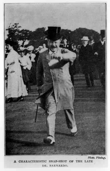 لقطة مميزة للراحل الدكتور بارنادو (1845-1905) (صورة بالأبيض والأسود) بواسطة مصور انجليزى