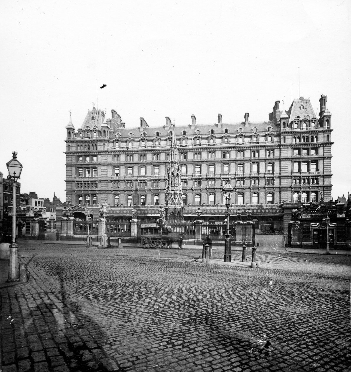 فندق Charing Cross Station ، c.1890 (صورة) بواسطة مصور انجليزى