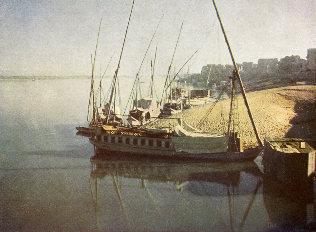 الفجر في الأقصر ، مصر. بواسطة مصور انجليزى