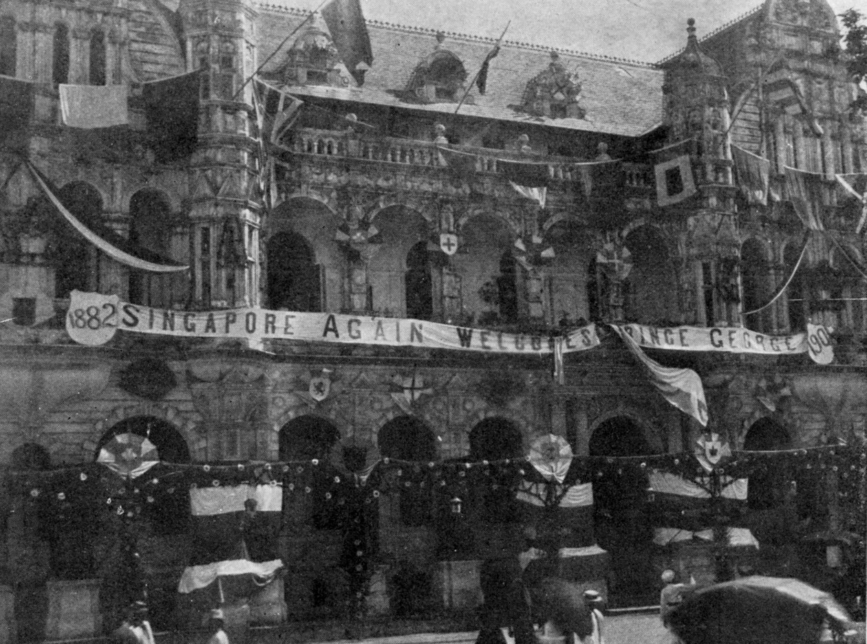 زخارف في قاعة المدينة ، سنغافورة ، رسم توضيحي من الملك ، 25 مايو 1901 بواسطة مصور انجليزى