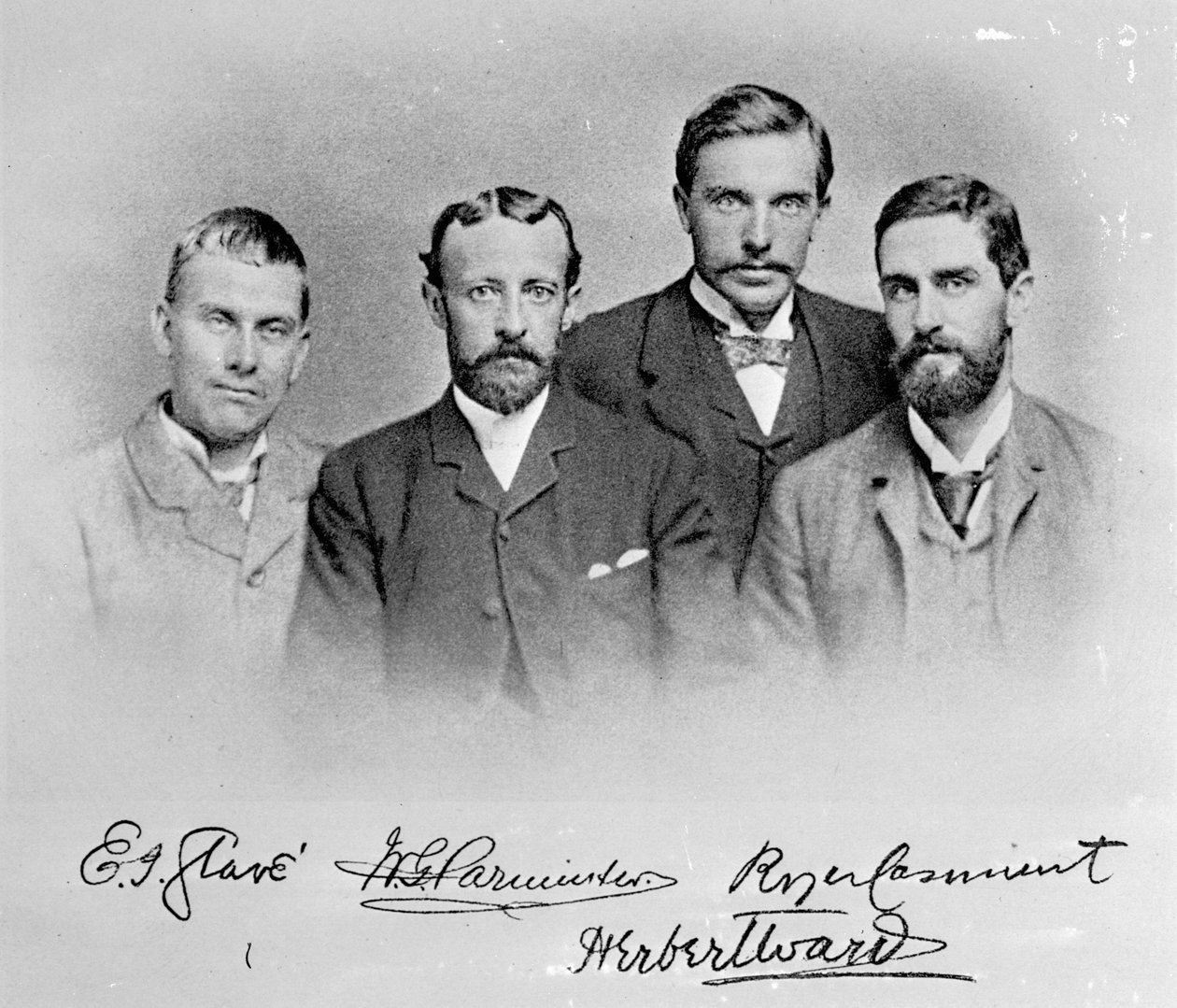 EJ Glave و WG Parminter و Herbert Ward و Roger Casement بواسطة مصور انجليزى