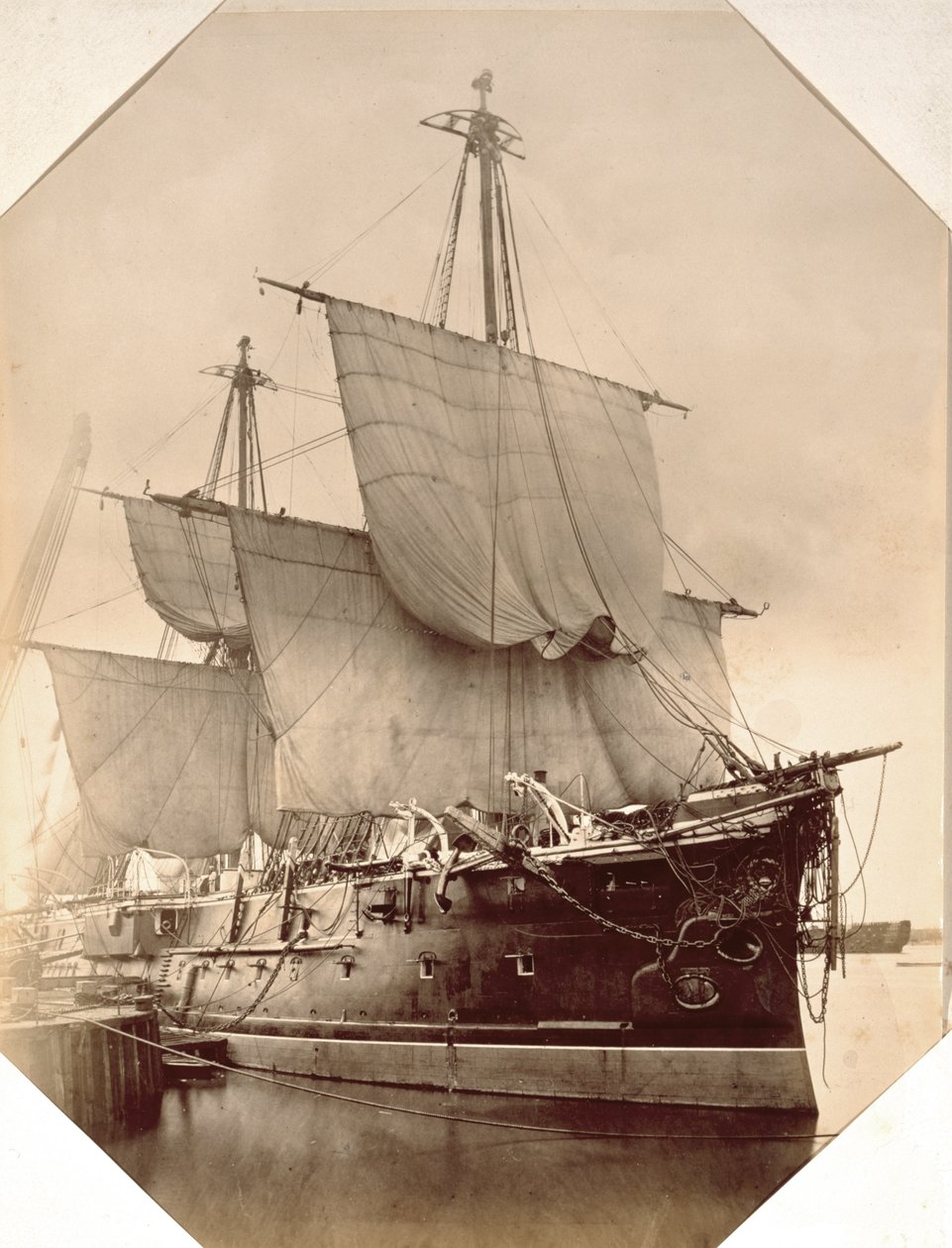 HMS Triumph ، 1870 (صورة بني داكن) بواسطة مصور انجليزى