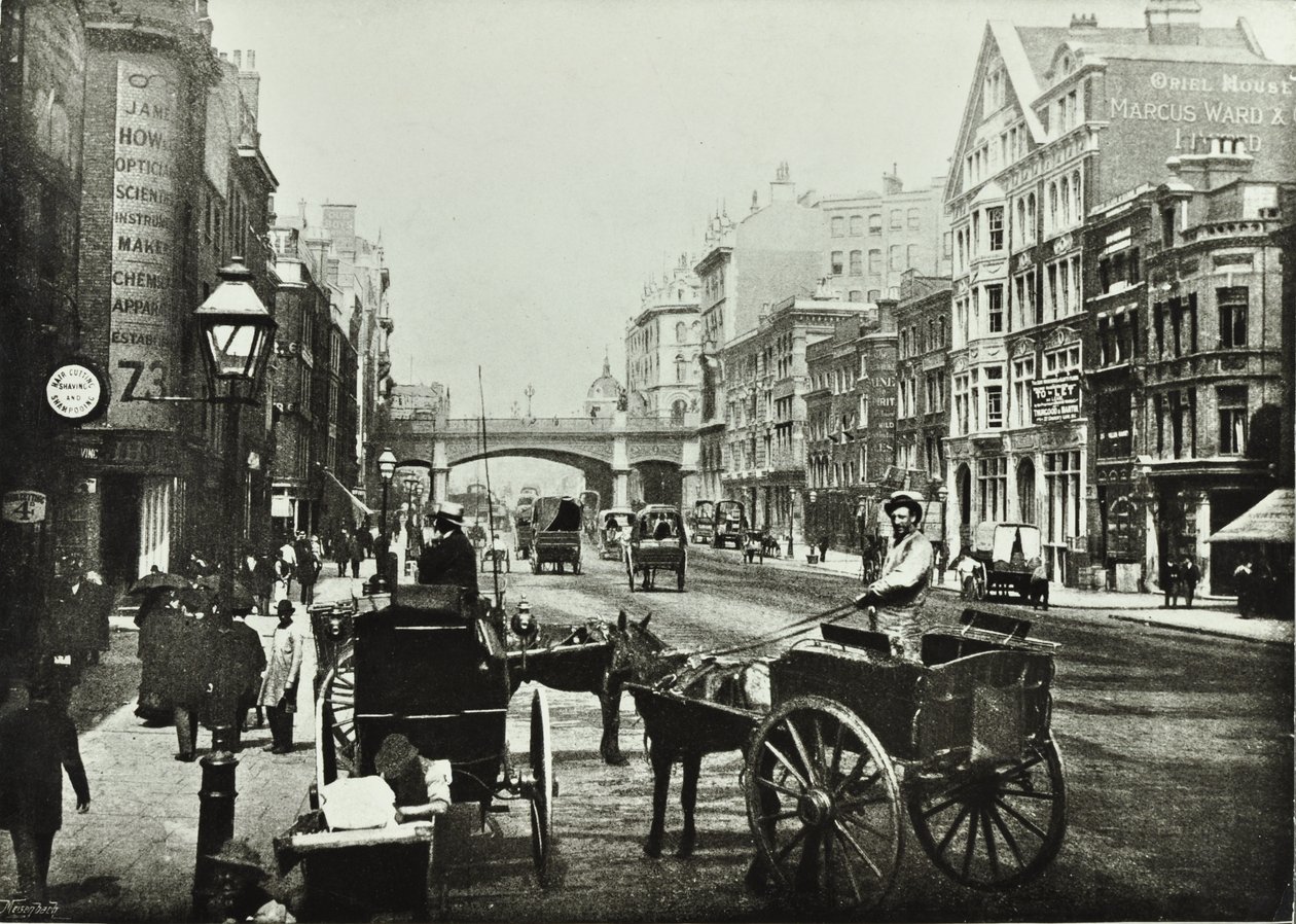 جسر هولبورن ، شارع فارينجدون ، باتجاه الشمال ، مدينة لندن ، 1890 بواسطة مصور انجليزى