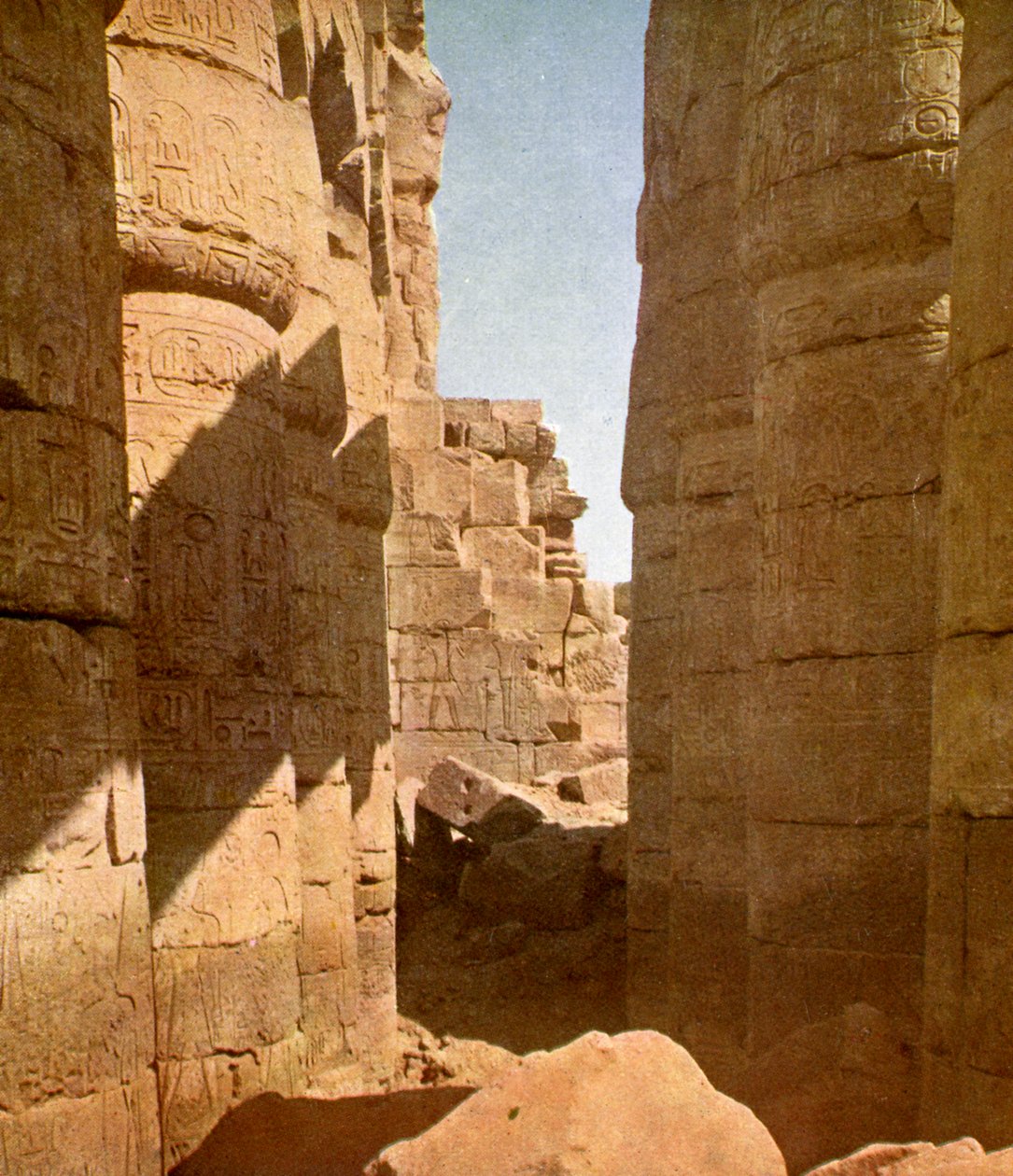Karnak Temple Complex بواسطة مصور انجليزى