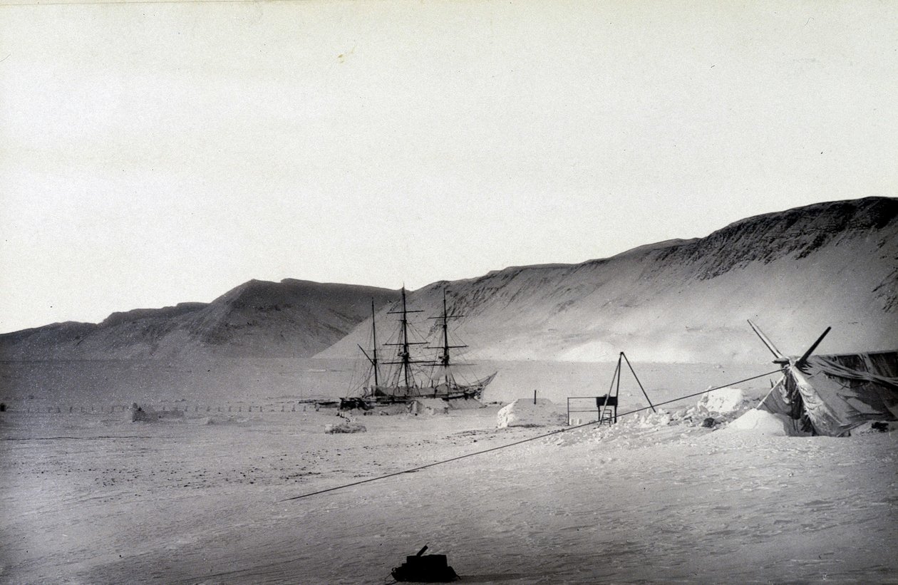 القطب الشمالي: خليج ديسكفري ، فصل الشتاء - في "" سرد لرحلة إلى الكرسي القطبي خلال 1875-1876 "، جي إس ناريس ، محرر. لندن بواسطة مصور انجليزى