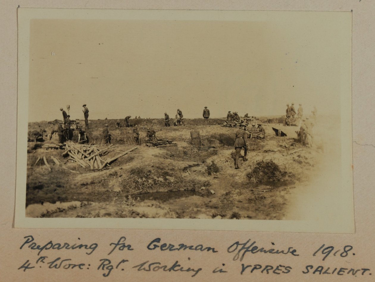 الاستعداد للهجوم الألماني 1918 1918. 4th Worc: Rgt. العمل في YPRES SALIENT بواسطة مصور انجليزى