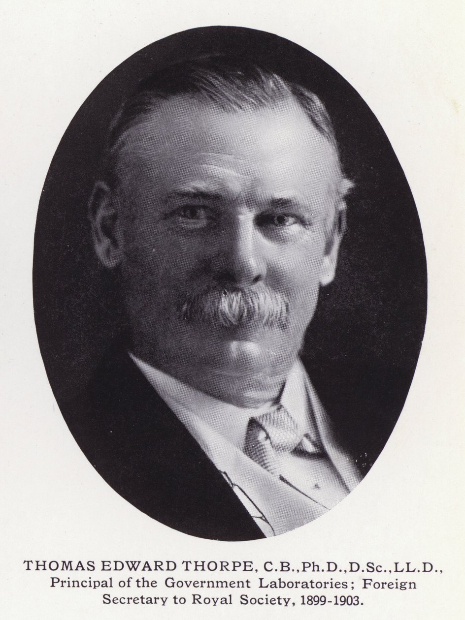 Prominent Men of London: Thomas Edward Thorpe (b/w photo) بواسطة مصور انجليزى