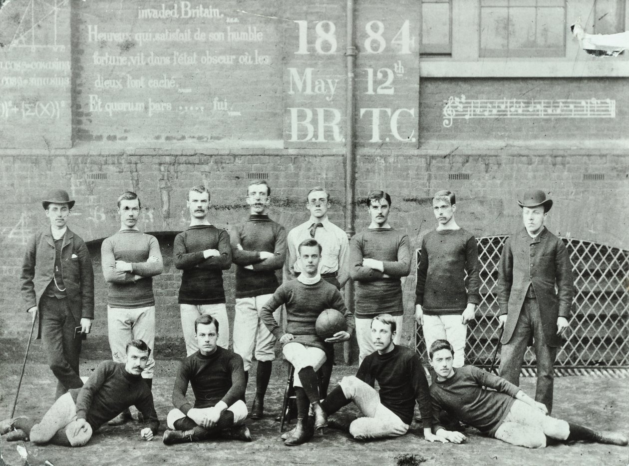 مدرسة Rosendale Road School: فريق كرة القدم ، 1884 بواسطة مصور انجليزى
