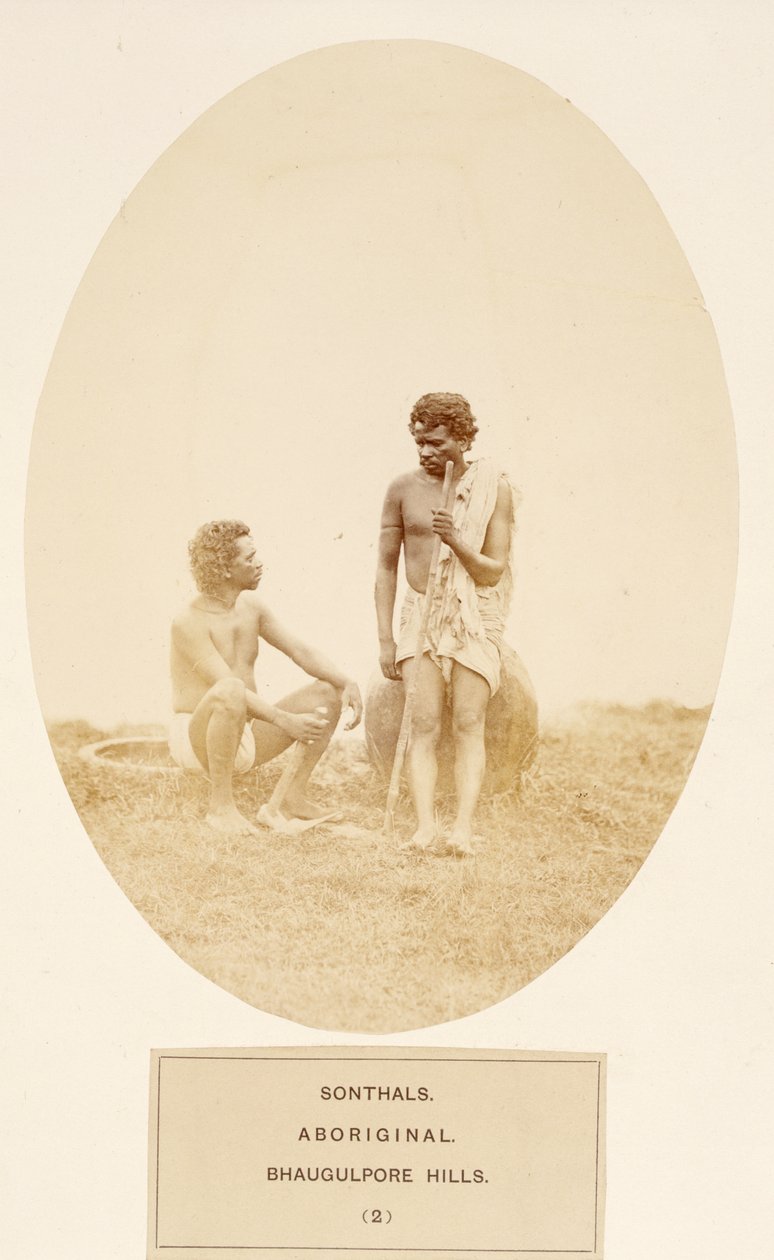 Sonthals ، Aboriginal ، Bhaugulpore Hills ، من The People of India ، بقلم J. Forbes Watson ، تم نشره عام 1868 (طبعة زخرفية) بواسطة مصور انجليزى