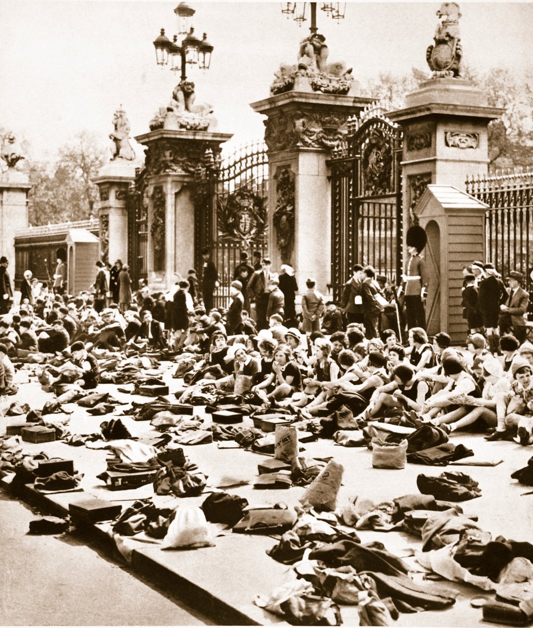 عطلة اليوبيل للأطفال ، 1935 بواسطة مصور انجليزى