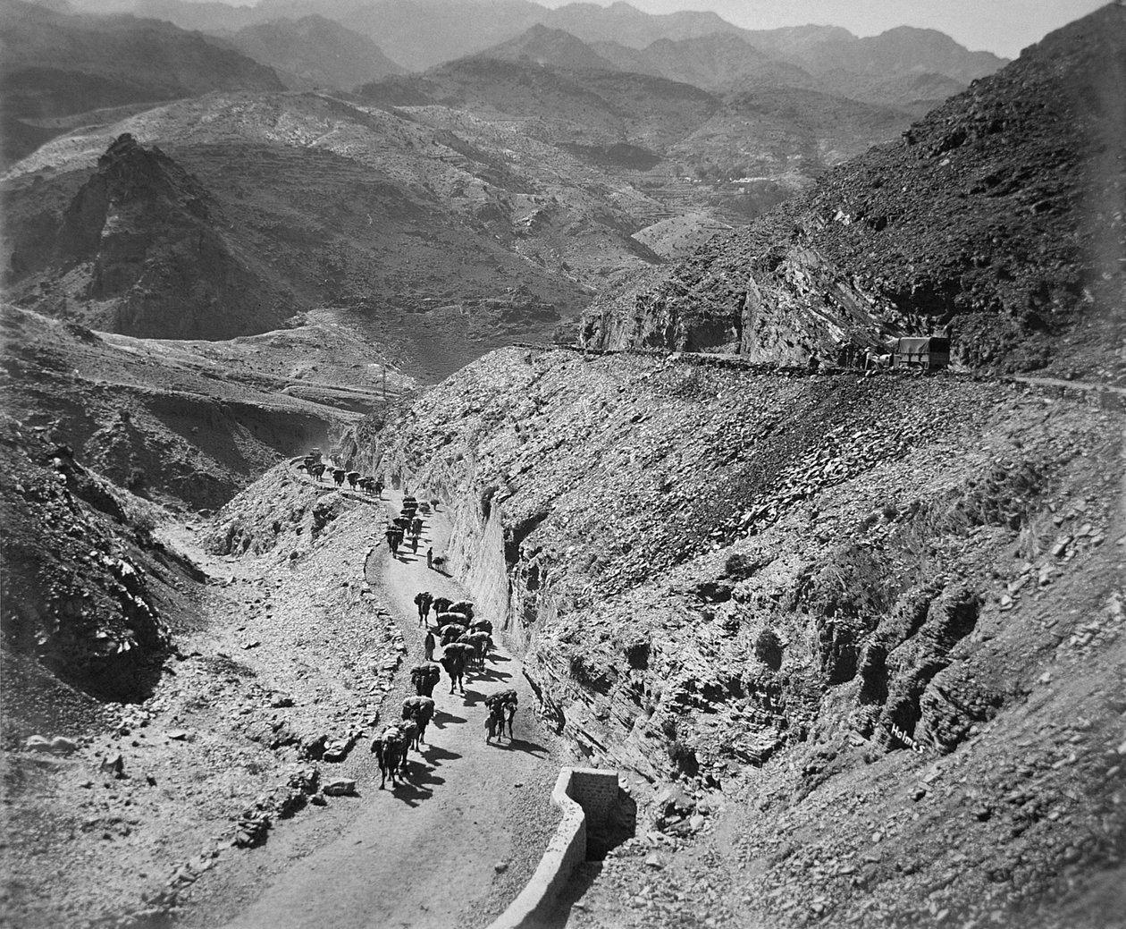 The Khyber Pass, North West Frontier of India بواسطة مصور انجليزى