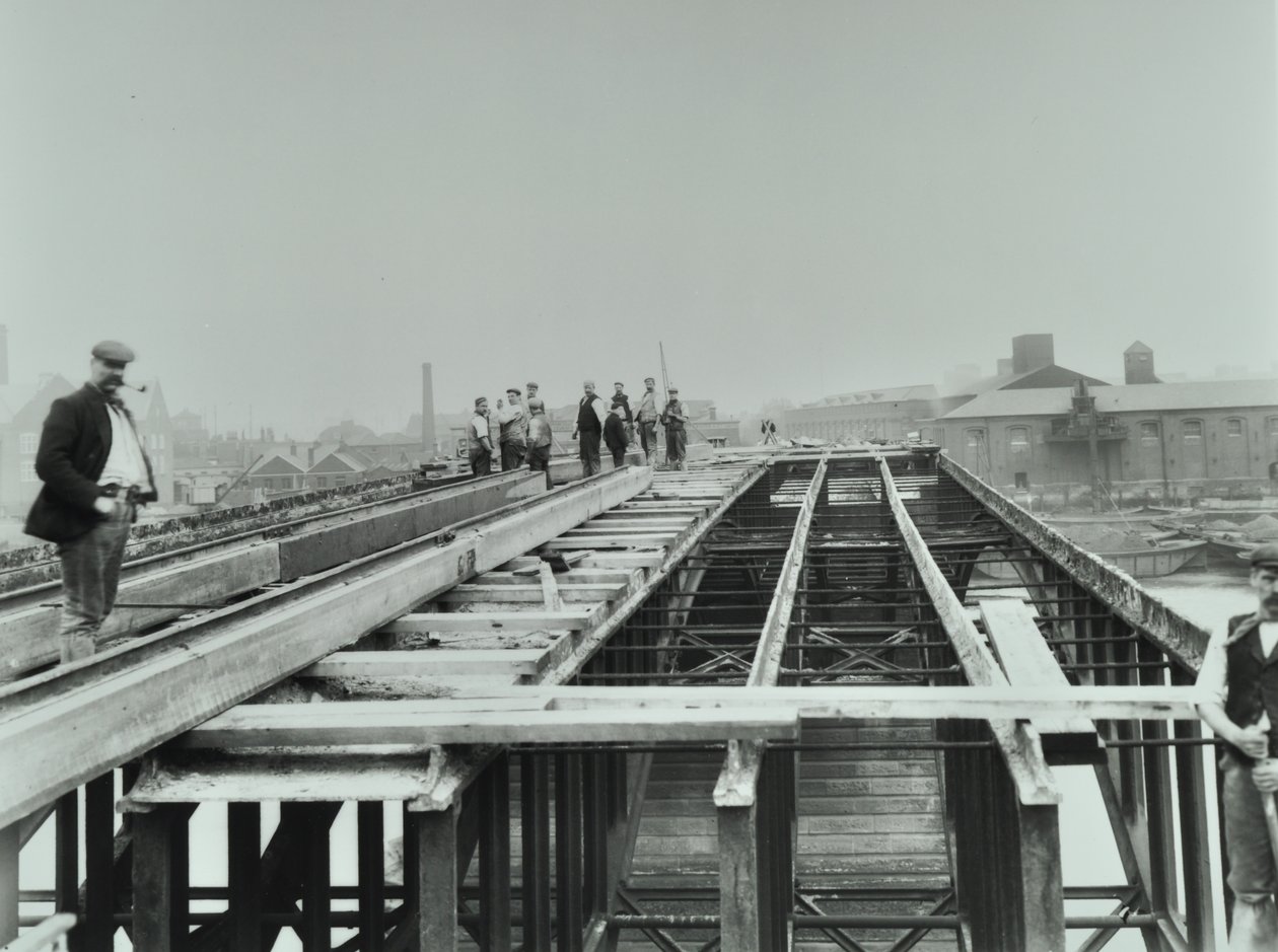 جسر فوكسهول: هدم ، 1898 بواسطة مصور انجليزى