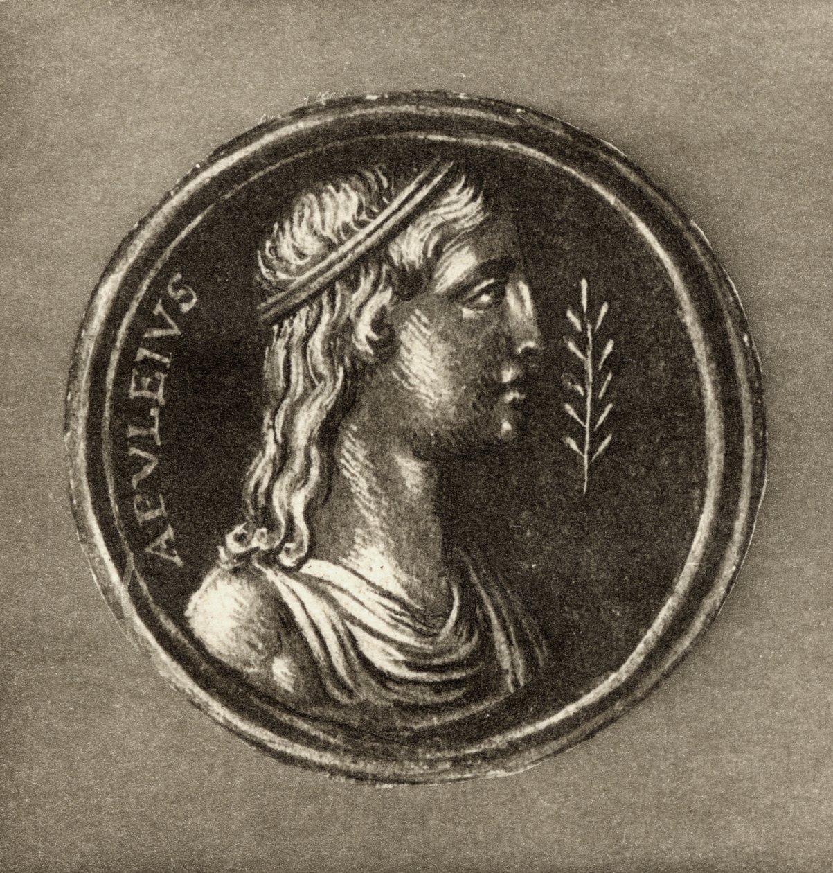 Lucius Apuleius (c.124-c.180 م) ، من الجزء الأمامي إلى قصة كيوبيد والروح بواسطة Lucius Apulieius ، الذي نشر في عام 1903 بواسطة مدرسة اللغة الإنجليزية