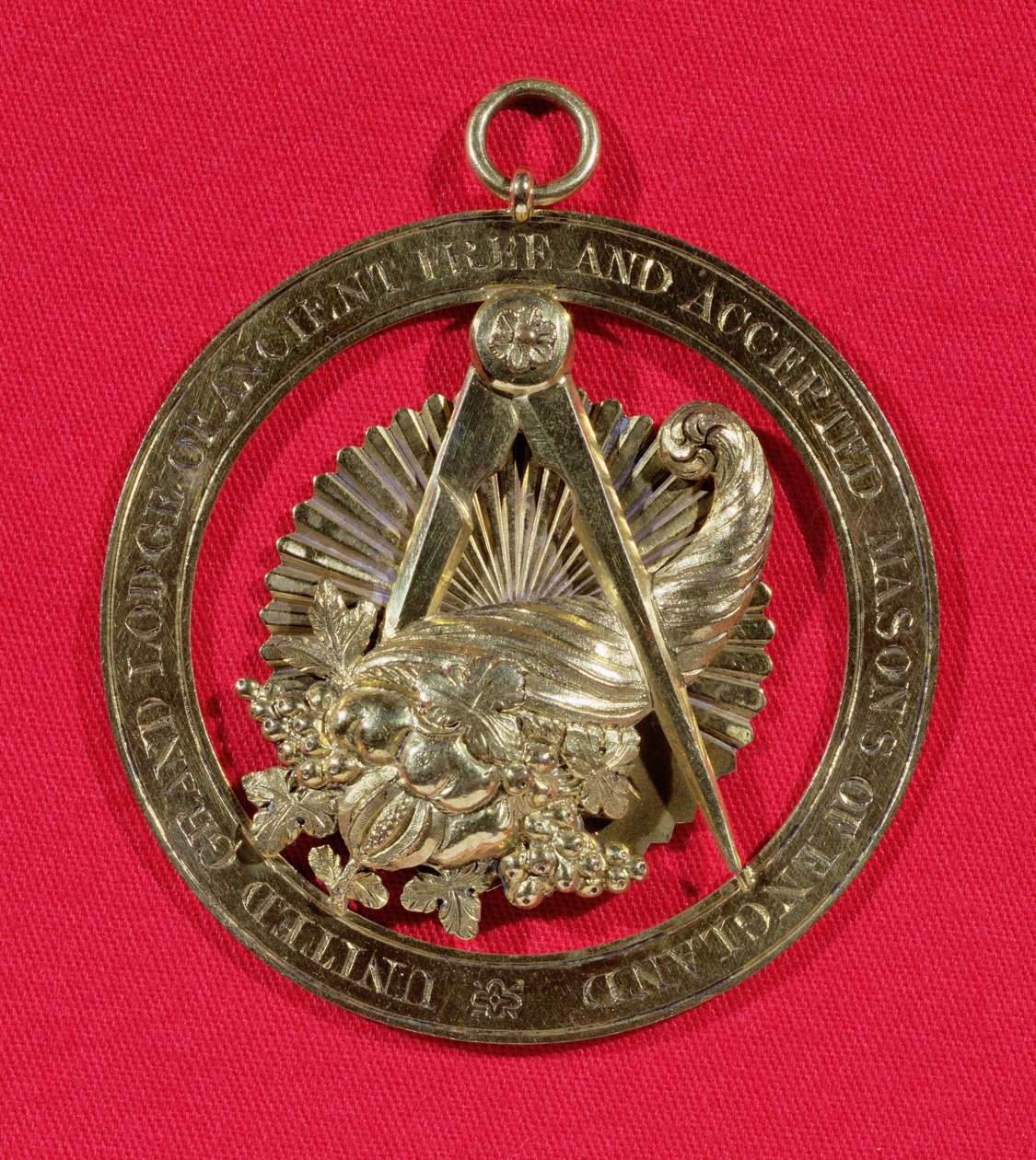 شارة ماسونية أو جوهرة يرتديها أعضاء من Grand Stewards Lodge بعد عام 1841 ، منتصف القرن التاسع عشر (مذهب فضي وذهبي) بواسطة مدرسة اللغة الإنجليزية